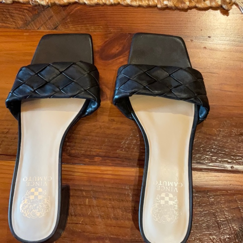 Vince Camuto Black Leather Sandals Sleek Minimalist Design